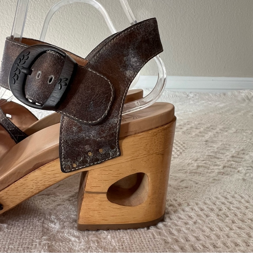 Dansko Odele Metallic Wood Block Heel Sandal Buckle Strap Adjustable Size 39 - Picture 12 of 15